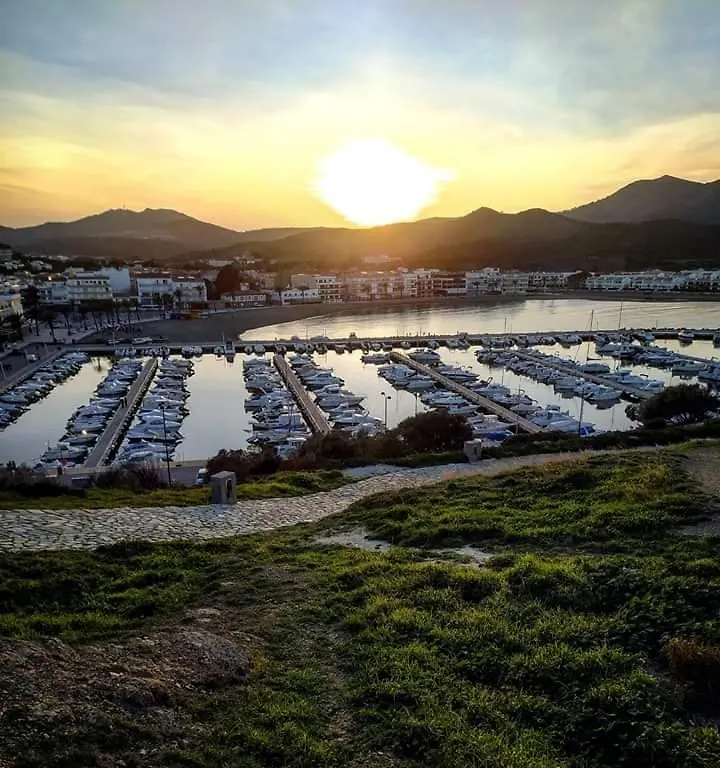 Apartment Ferienwohnung Port De Llanca , La Miranda Spanien